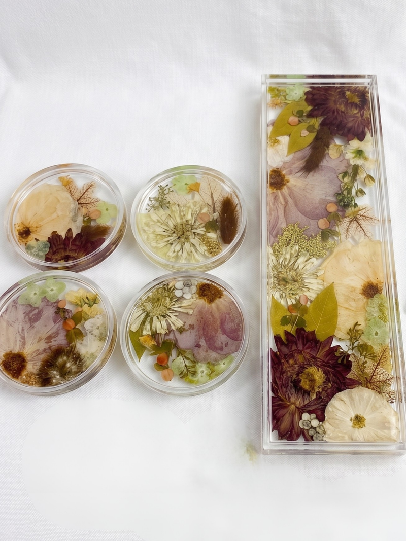 Circle Coaster Set and a Display Tray