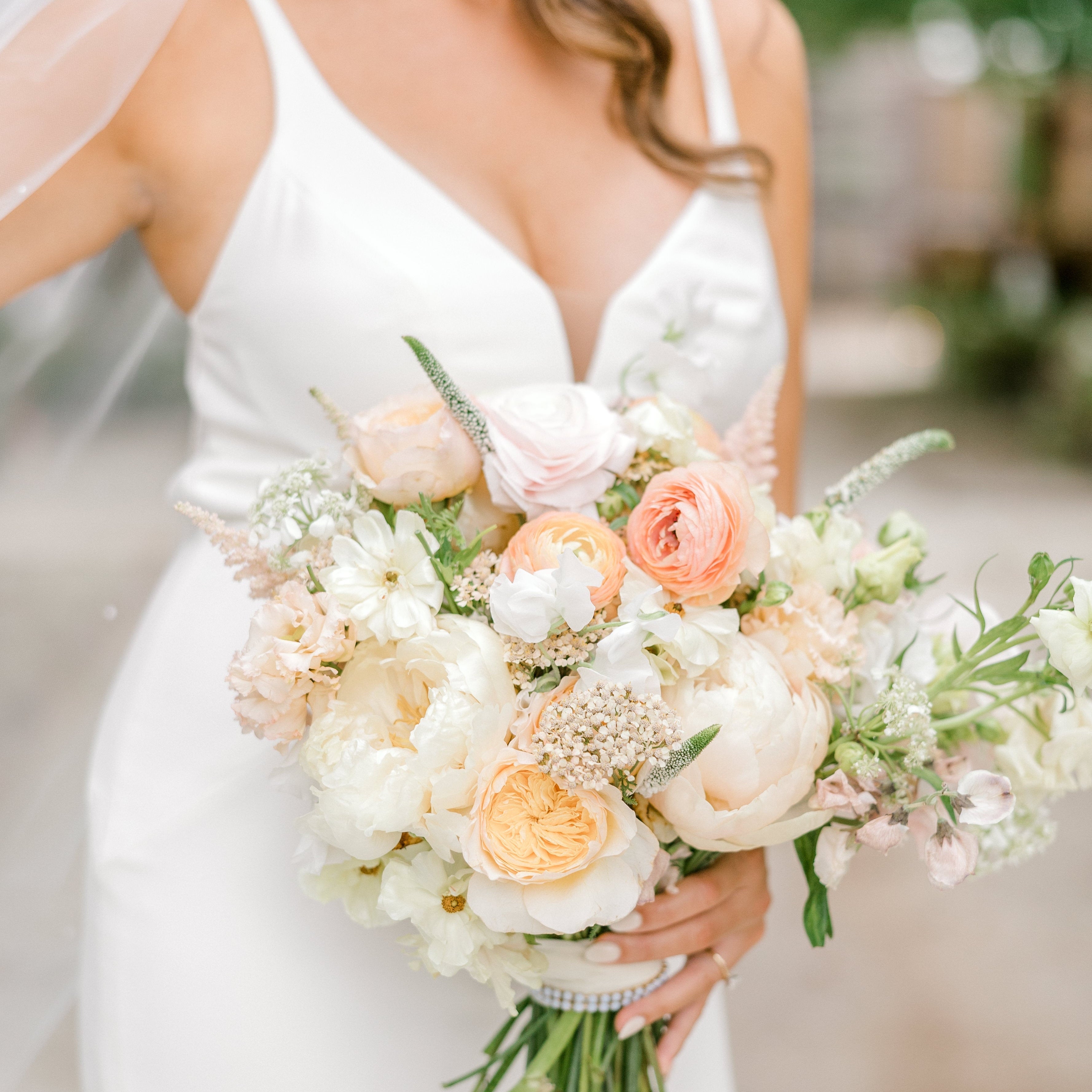 What Flowers Are In Season For Your Summer Wedding?