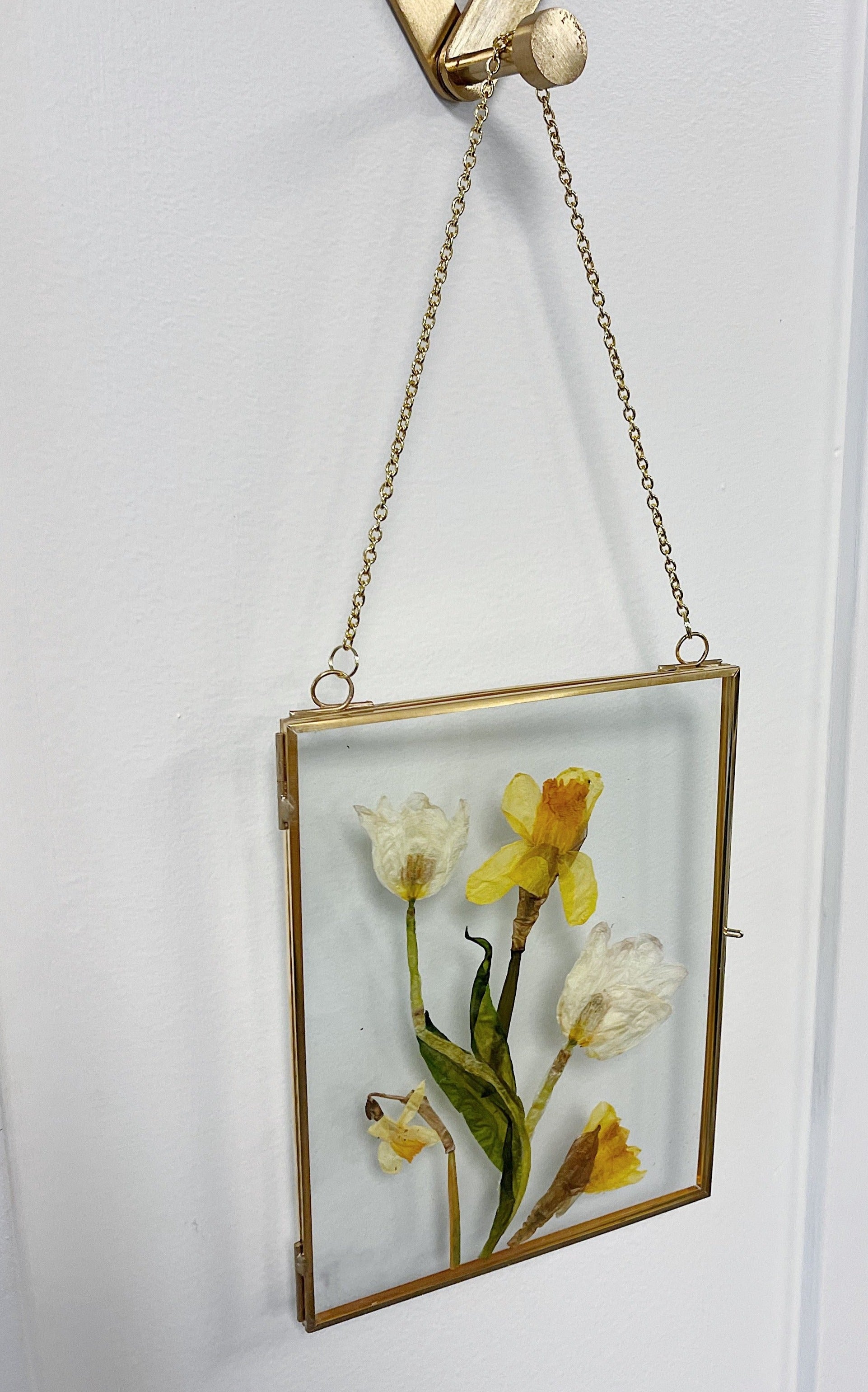 Hanging Float Pressed Flower Frame | Gold Rectangle