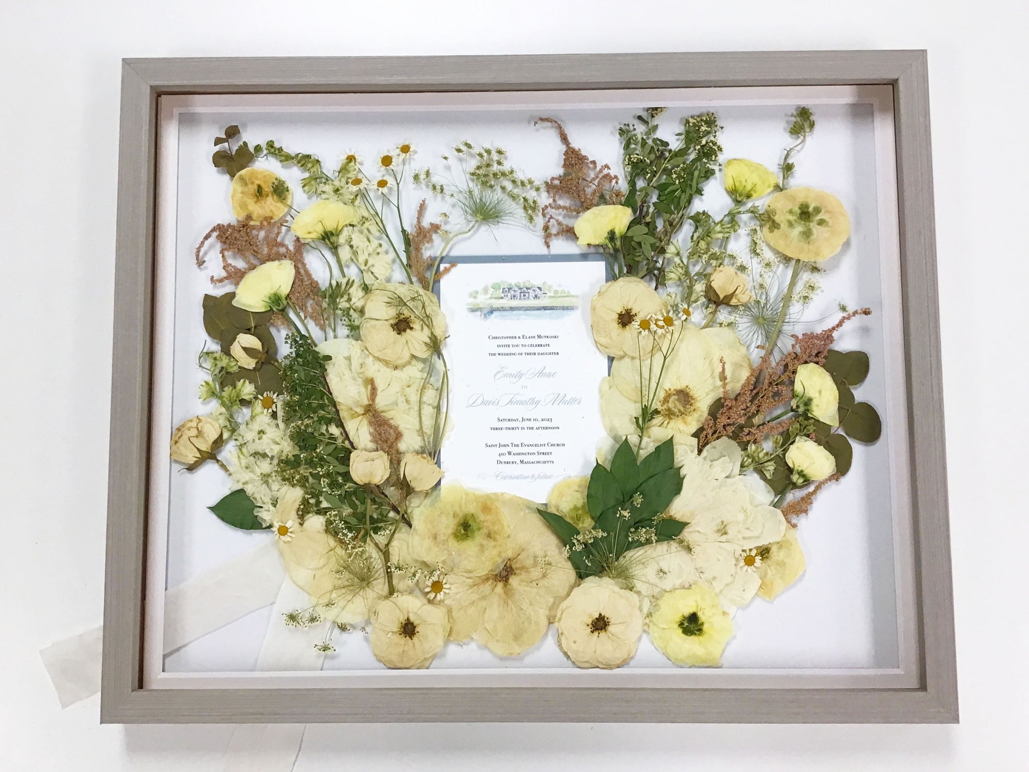 Element offers proofs for clients utilizing the Peony Experience, our top tier offering for pressed flower preservation clients. 