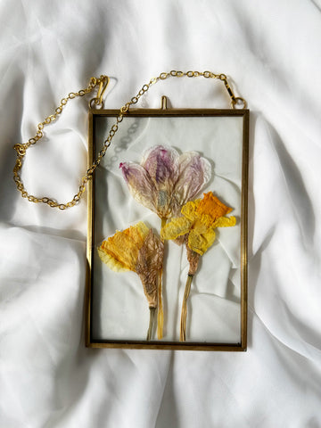 Vertical Hanging Float Pressed Flower Frame | Gold Rectangle