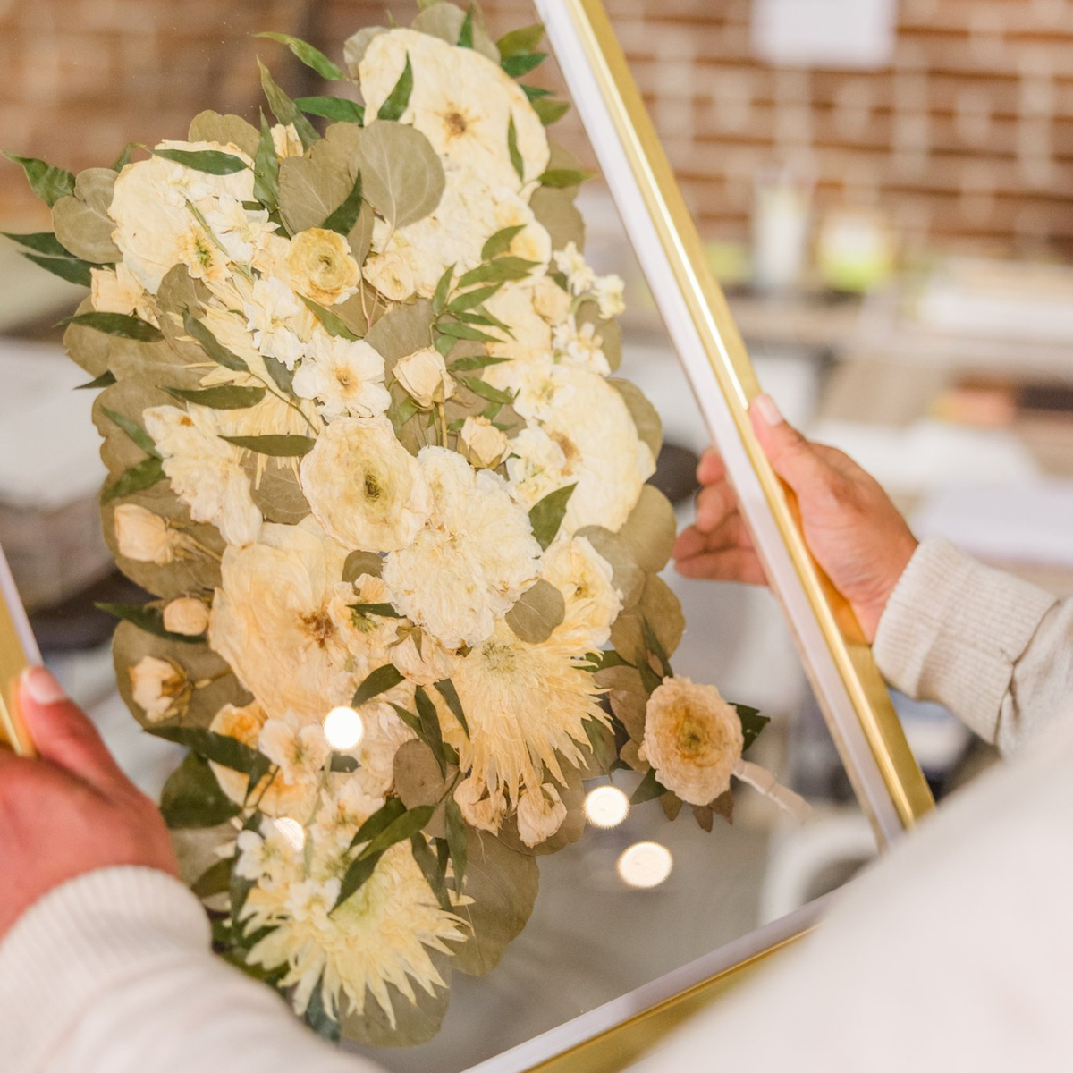 16x20 Flower Burst | Bouquet Preservation Frame
