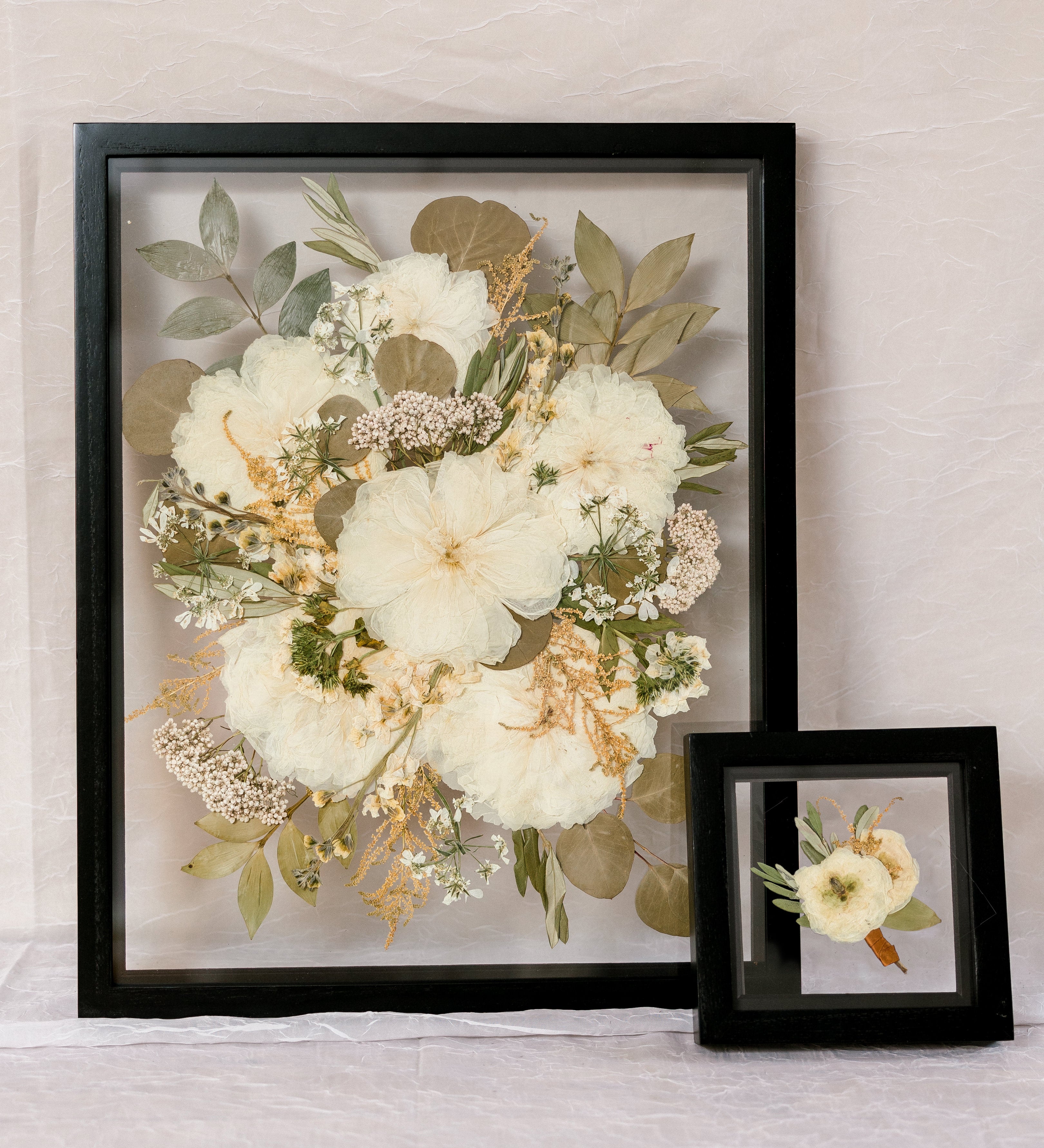 A 16x20 frame with a 6x6, mini frame makes up the Classic Bundle.