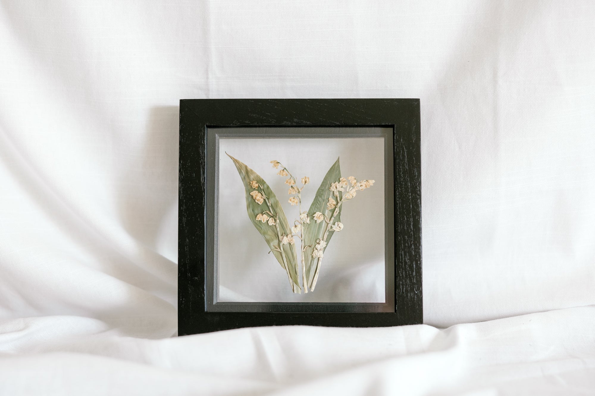 6x6 May birth flower frame - Lily of the Valley