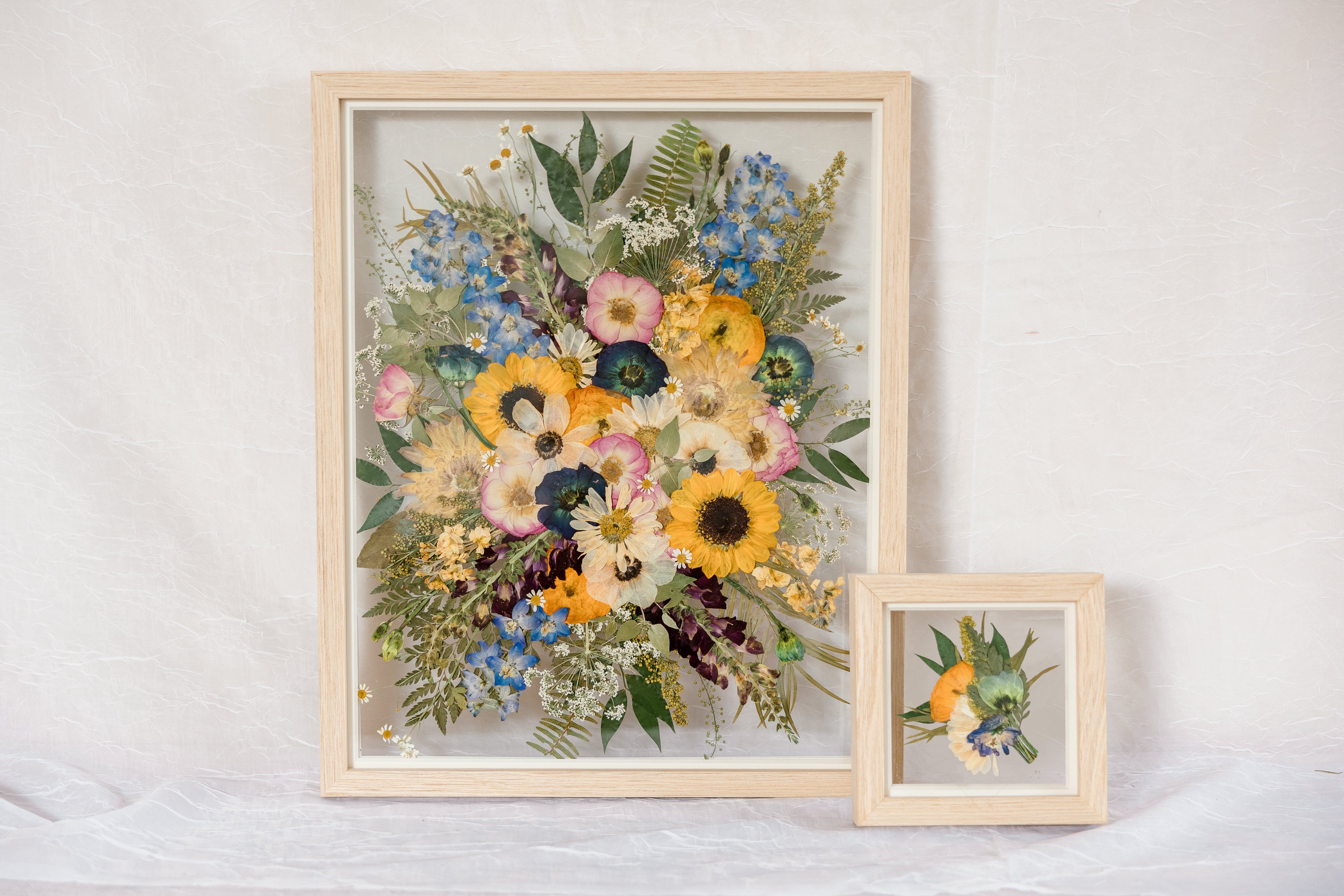 A 16x20 frame with a 6x6, mini frame makes up the Classic Bundle.