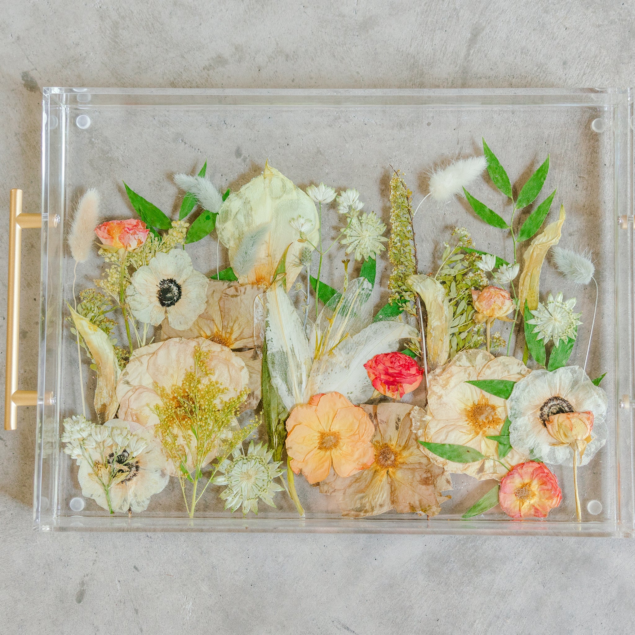 Serving tray with gold handles in field style design